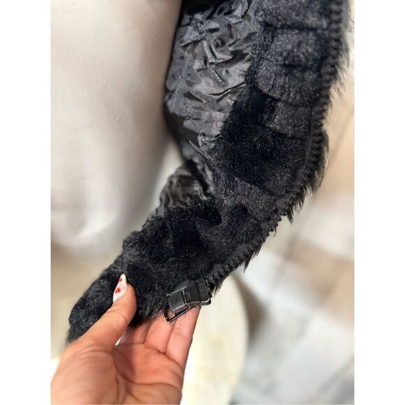 Black vest size small - Picture 10 of 11